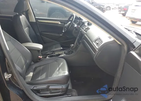 2018 Volkswagen Passat Se z USA, uszkodzony, nr VIN 1VWBA7A36JC028048